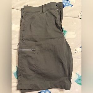 Wrangler Men's Green/Grey Shorts